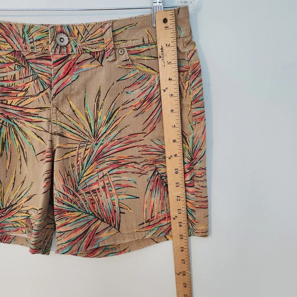 Sonoma Floral Denim Shorts Tan Colorful Hawaiian Mid Rise Stretch 10P NEW NWOT